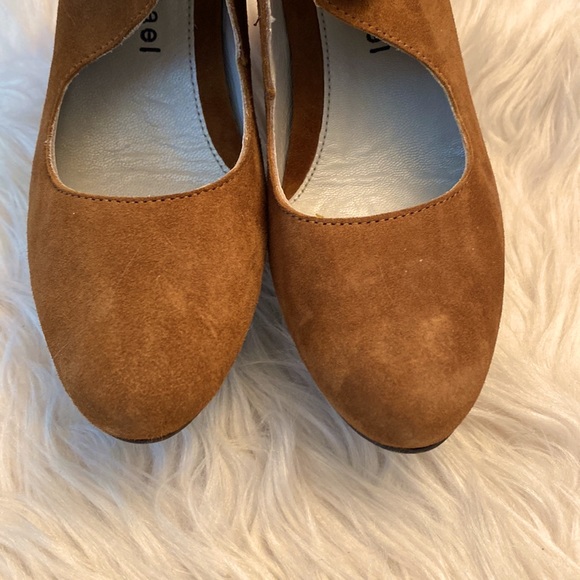 Eric Michael Suede Heels/Booties, Size 5.5 - Picture 11 of 16